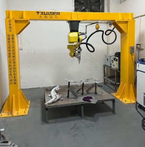 2000瓦龍門三維機(jī)械手激光切割機(jī)